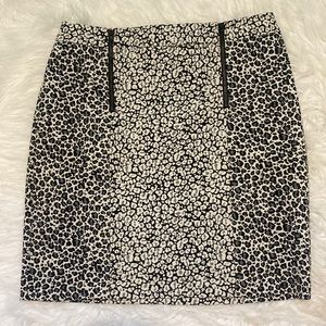 Ann Taylor Size 4 pencil skirt